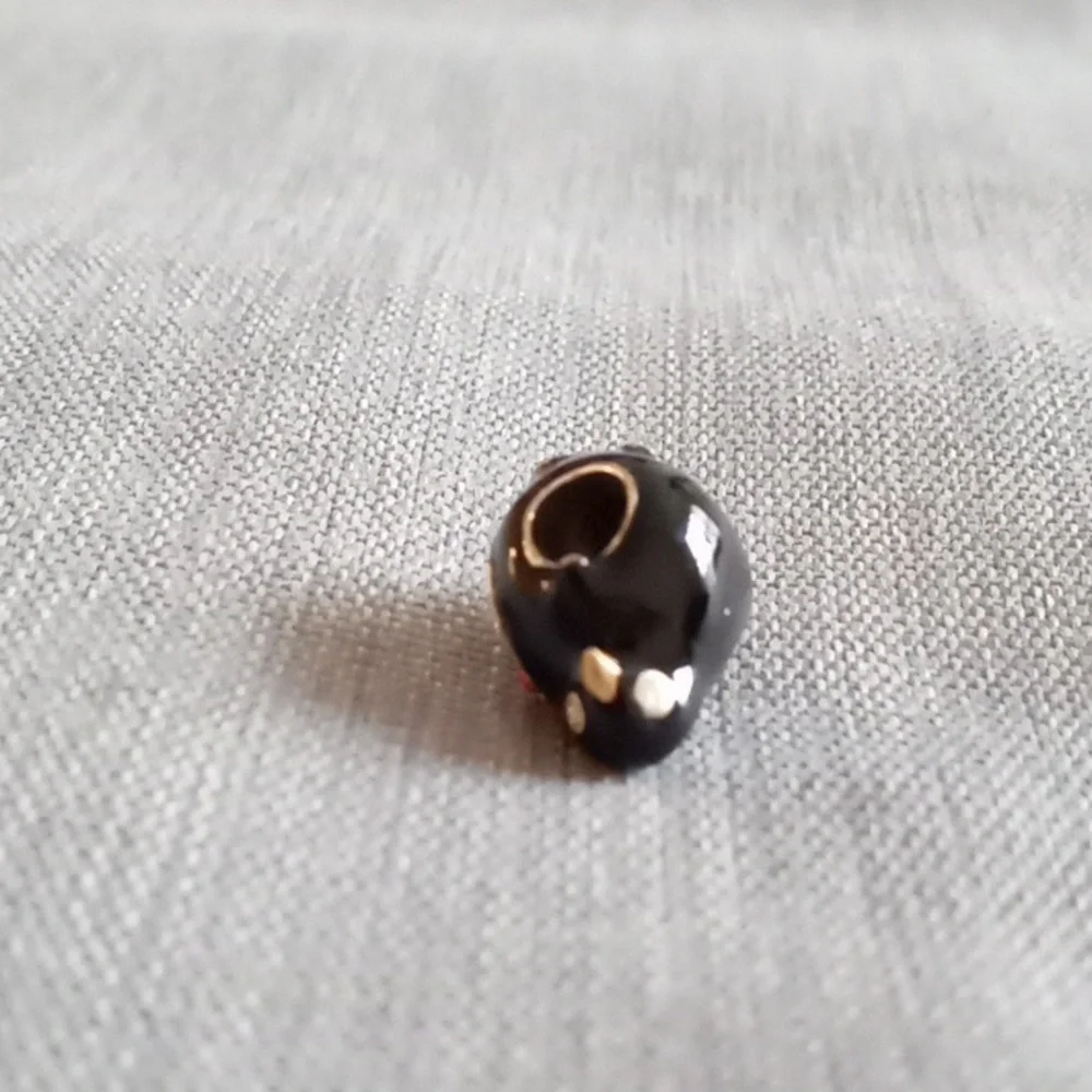 BRIGHTON PENGUIN BLACK ENAMEL AND WHITE CRYSTAL BEAD - Picture 3 of 8